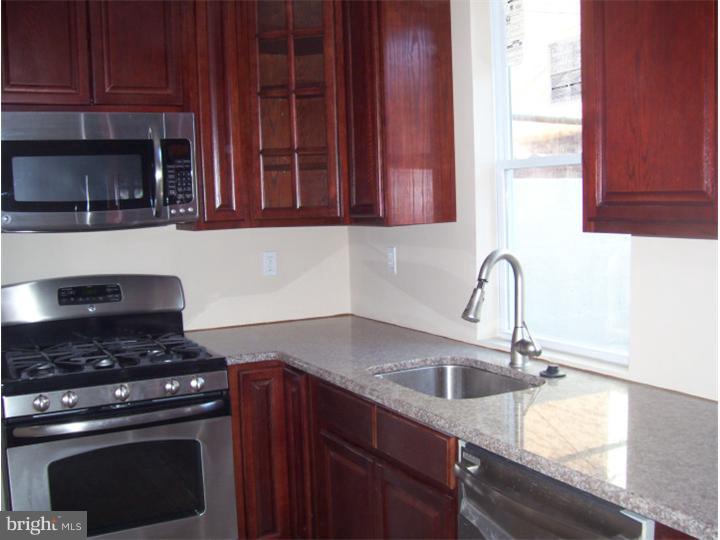 1349 N Howard St Property Photo 10