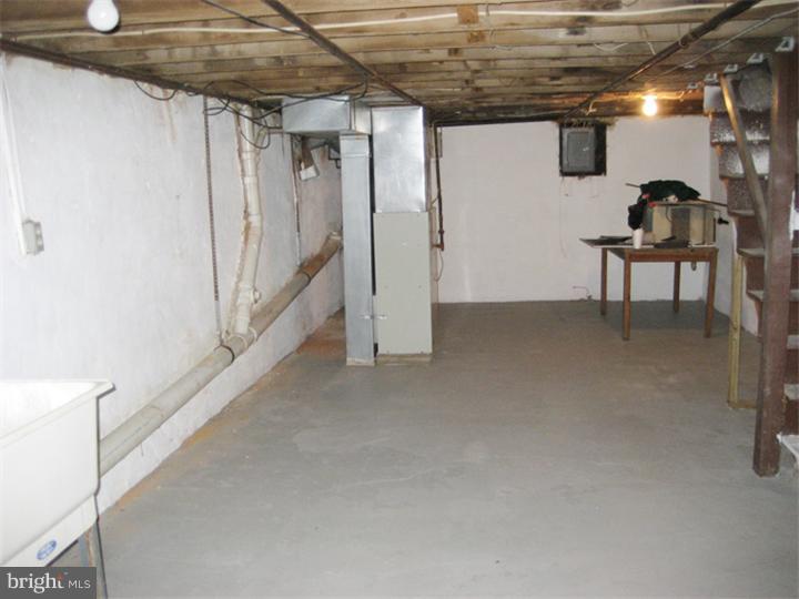 3110 N Croskey St Property Photo 13