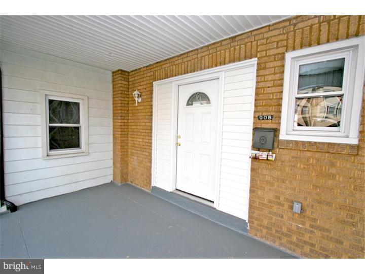 906 Marcella St Property Photo 6