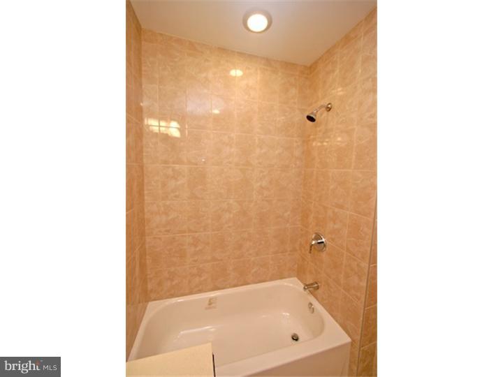 906 Marcella St Property Photo 13