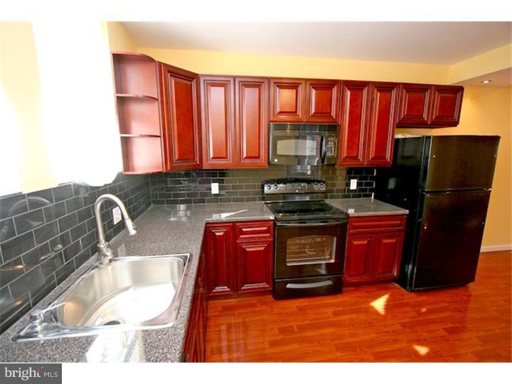 906 Marcella St Property Photo 17