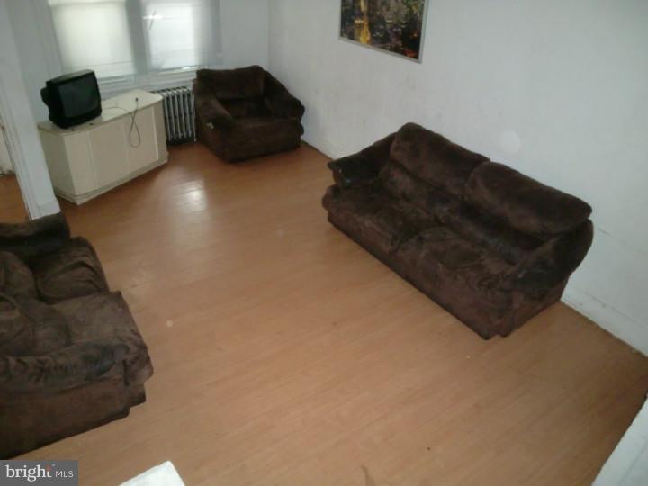 2007 W Indiana Ave Property Photo 4