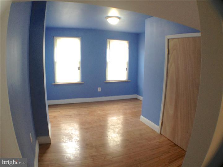 1912 E Firth St Property Photo 2