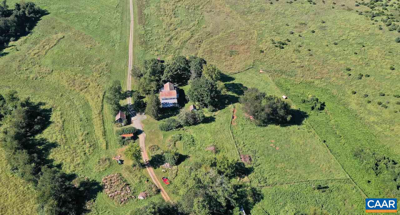 977 Woodlands Rd Property Photo 8
