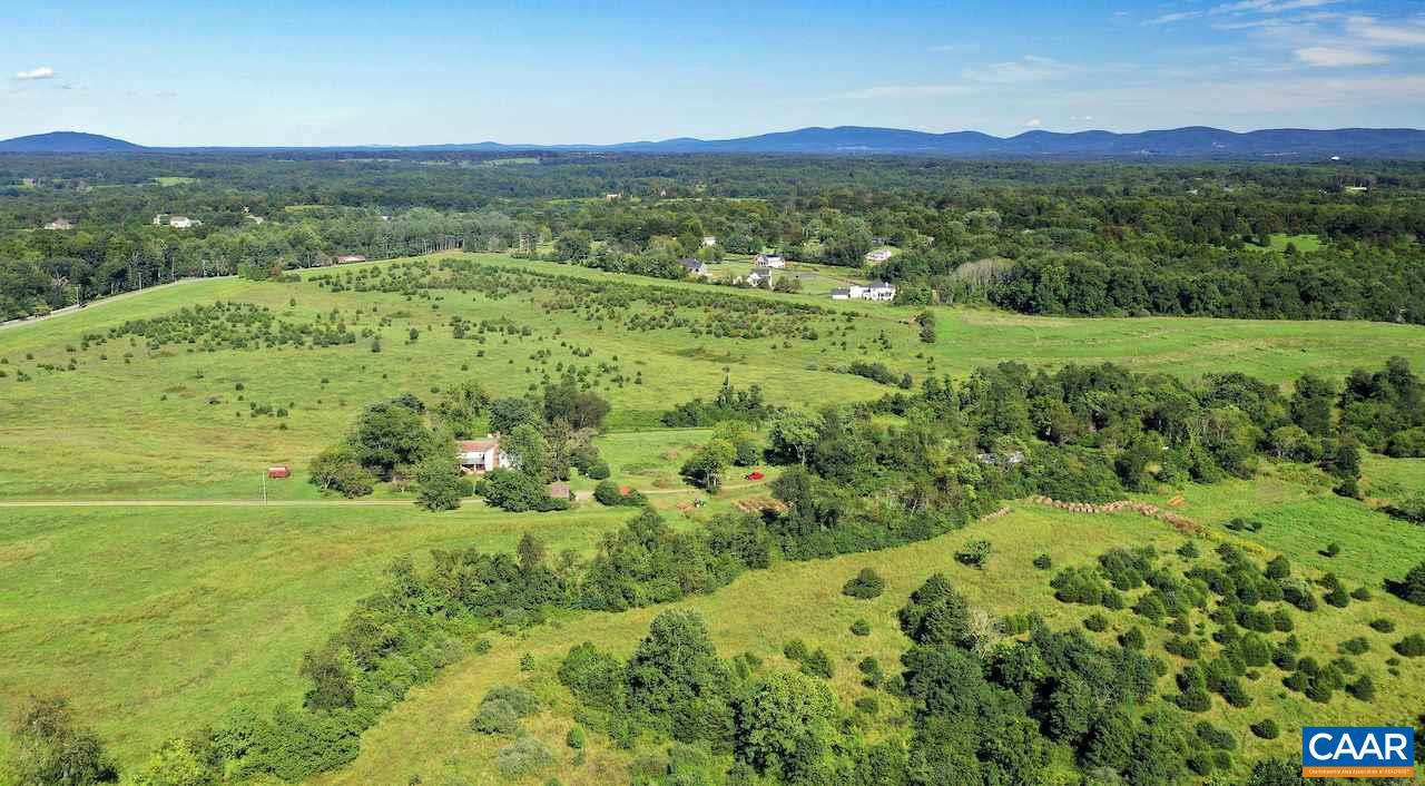 977 Woodlands Rd Property Photo 10