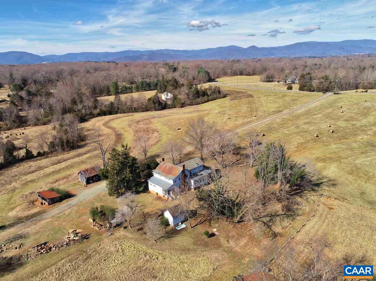 977 Woodlands Rd Property Photo 13