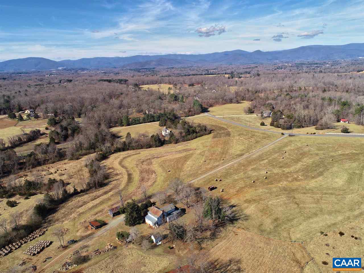 977 Woodlands Rd Property Photo 14