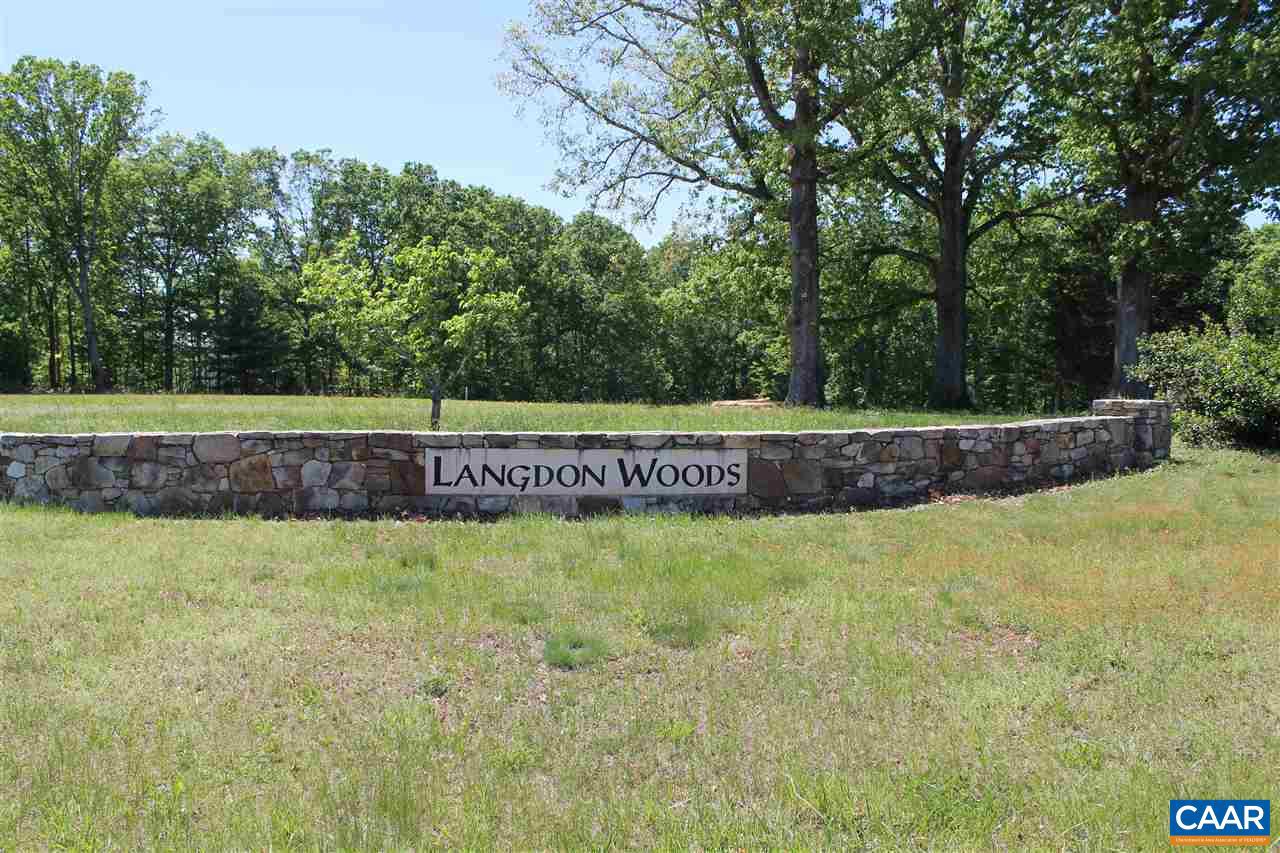 19 Langdon Woods Dr Property Photo 1