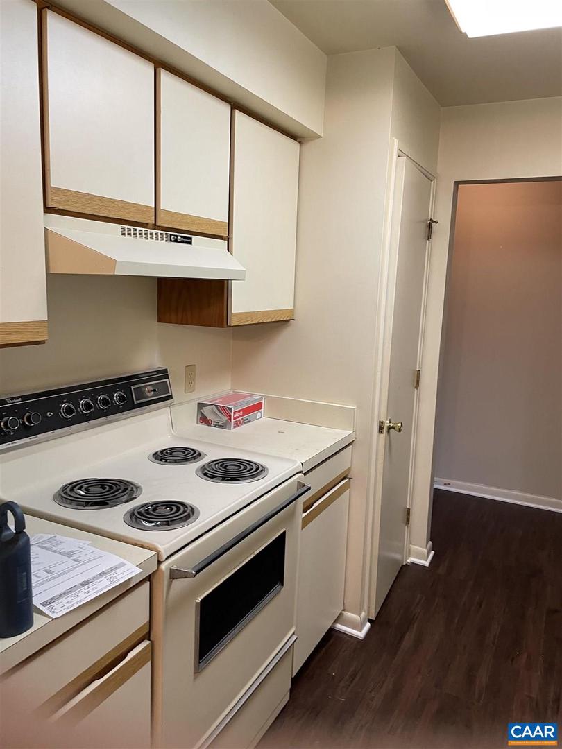 112 Turtle Creek Rd #6 Property Photo 2
