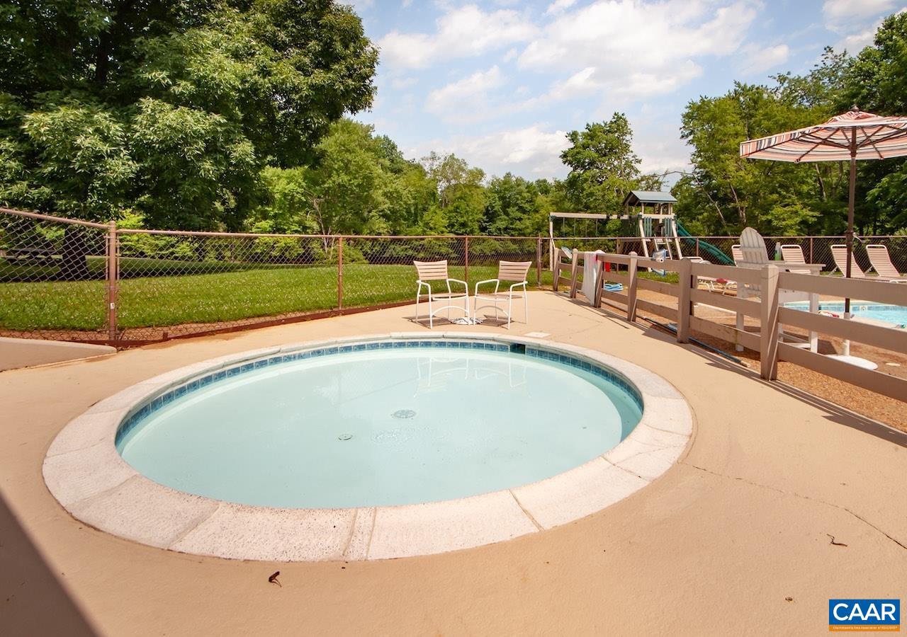Laurel Ct #16 Property Photo 11