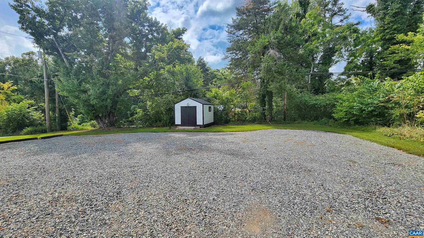 629 Mineral Ave Property Photo 25
