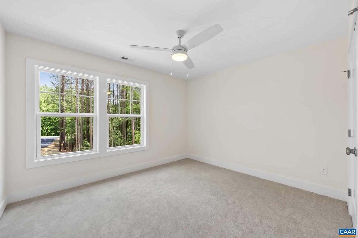 487 Kenwood Ln Property Photo 17