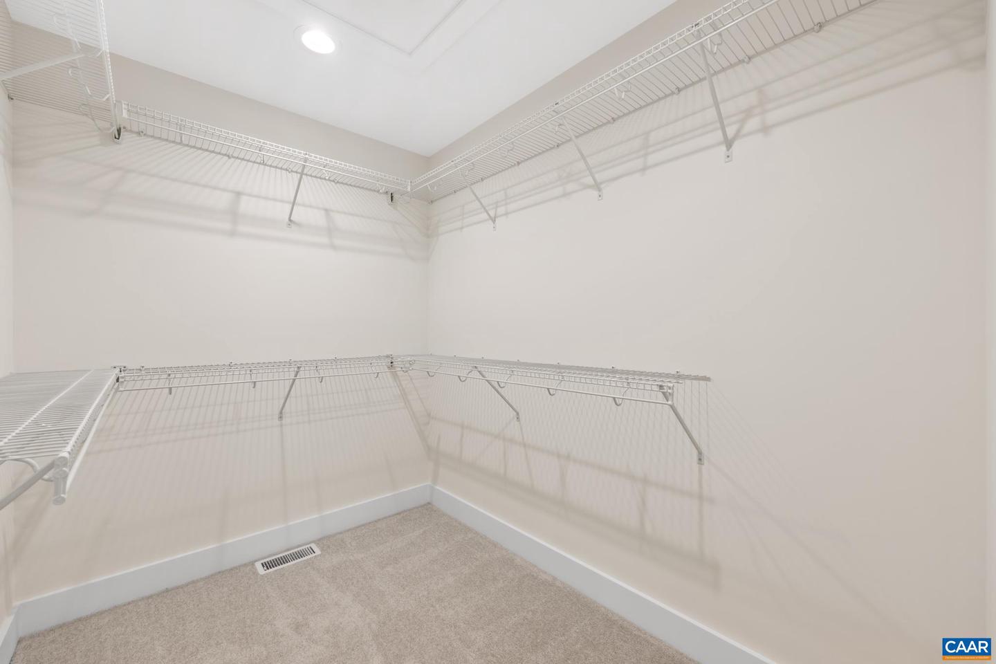 487 Kenwood Ln Property Photo 23