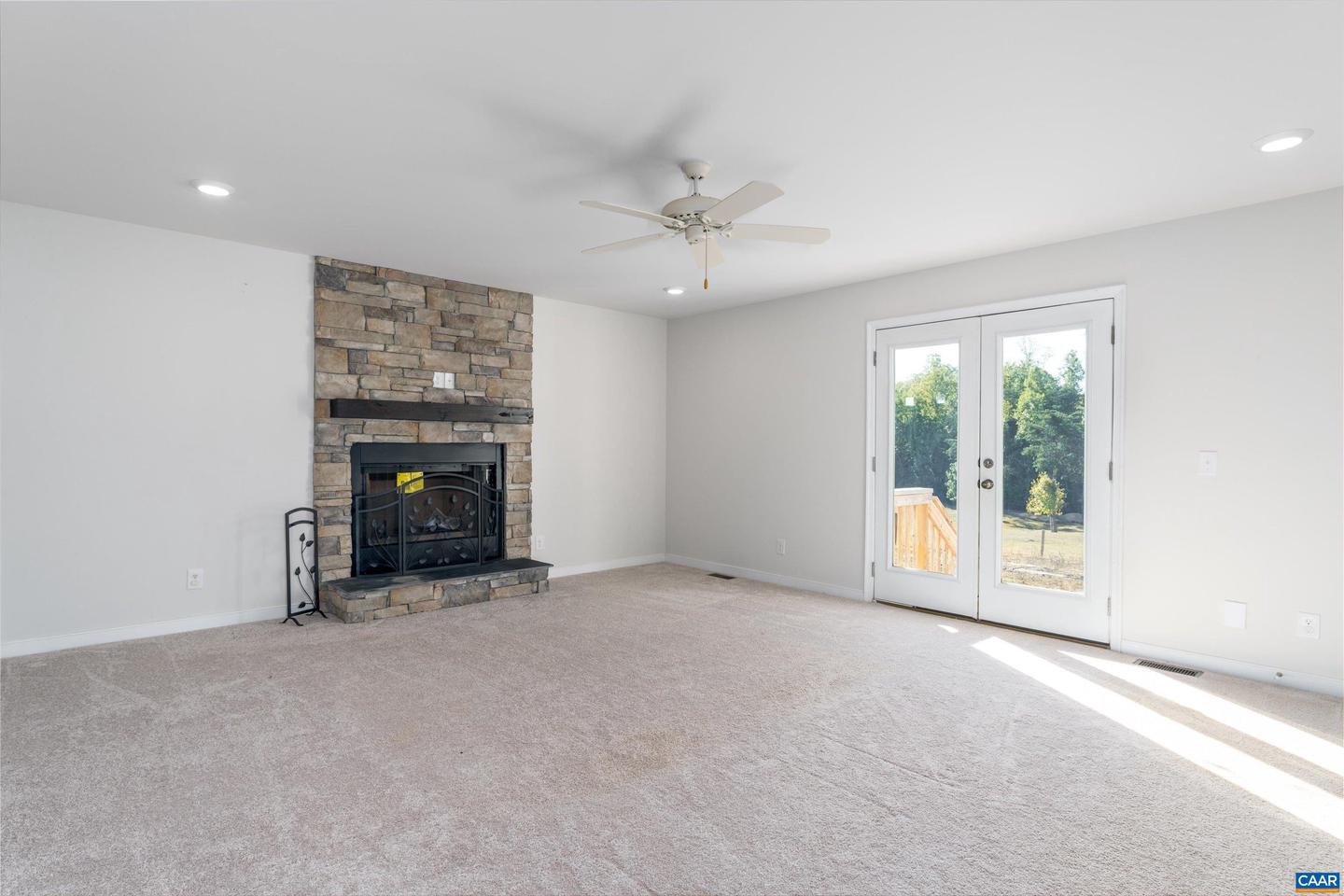 1889 Pond Rd Property Photo 5
