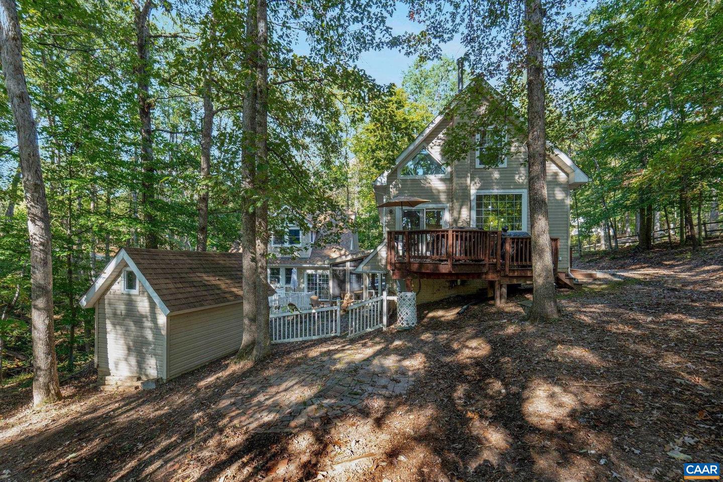 702 Jefferson Dr Property Photo 3