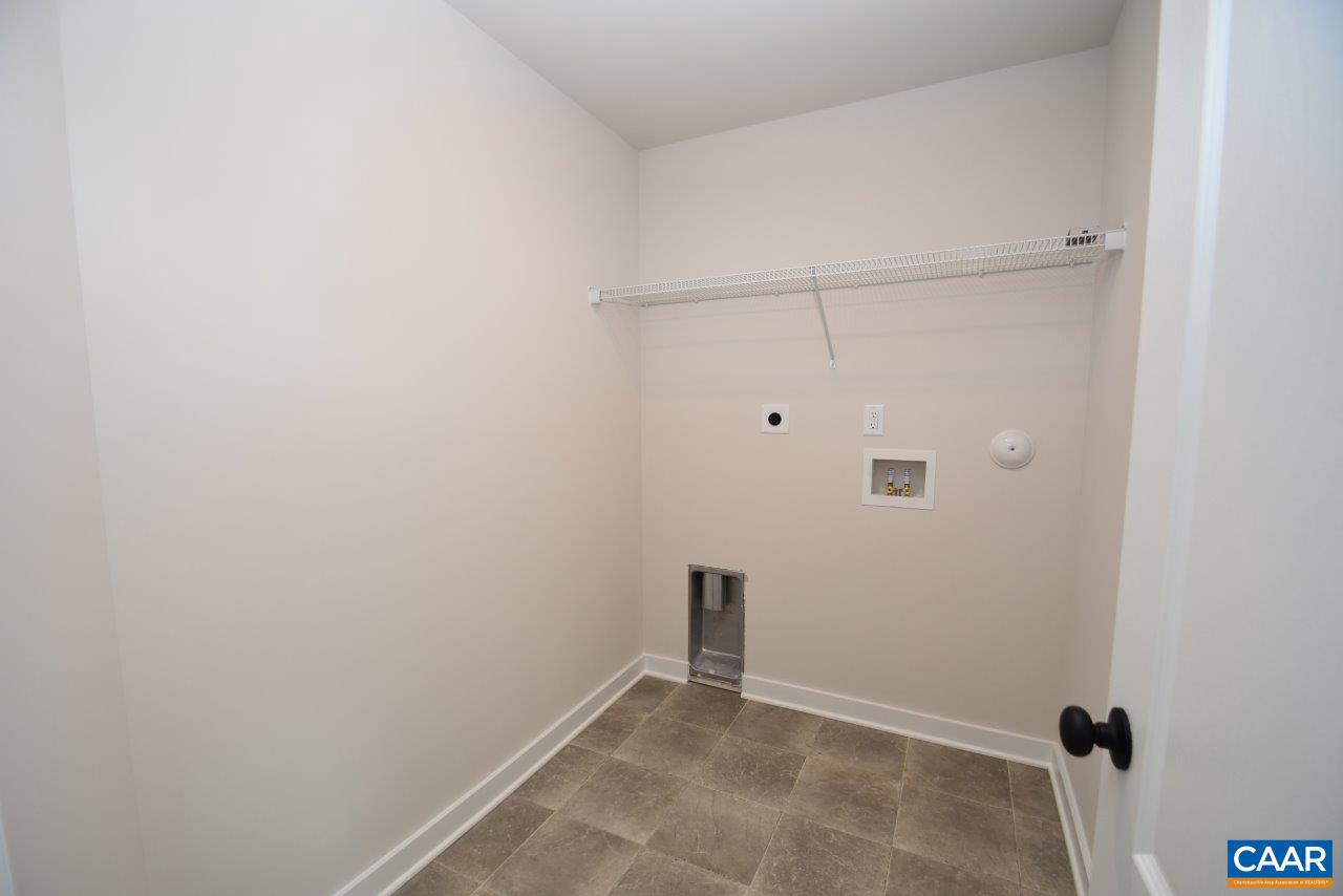 Forest Glen Ln #fg 22 Property Photo 8