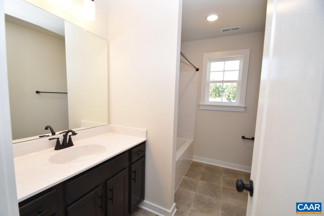 Forest Glen Ln #fg 22 Property Photo 10