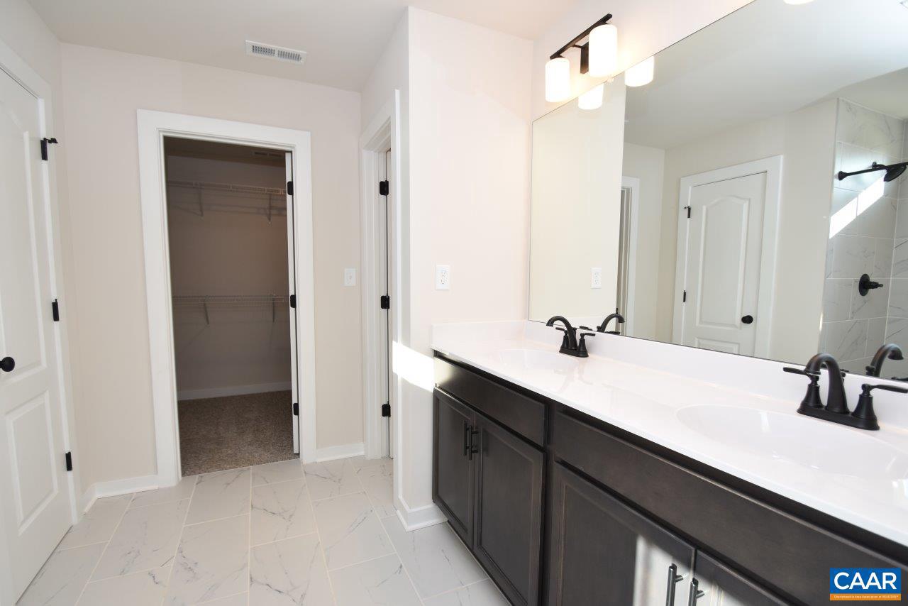 Forest Glen Ln #fg 22 Property Photo 13