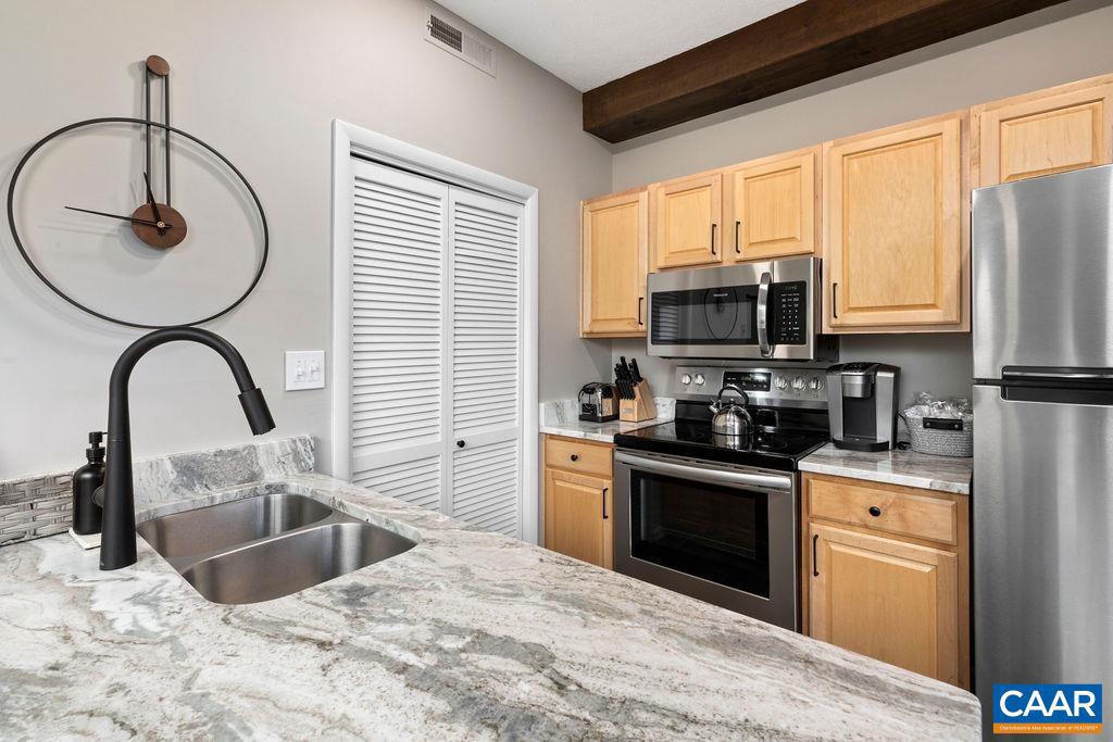 744 Laurelwood Condos Property Photo 14
