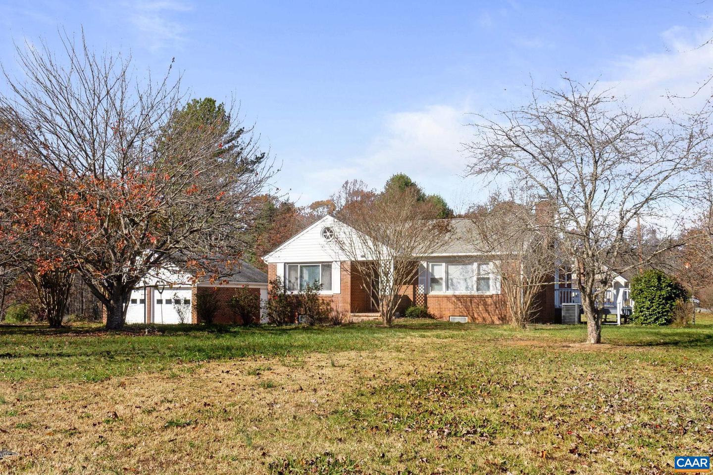 855 Moore Rd Property Photo