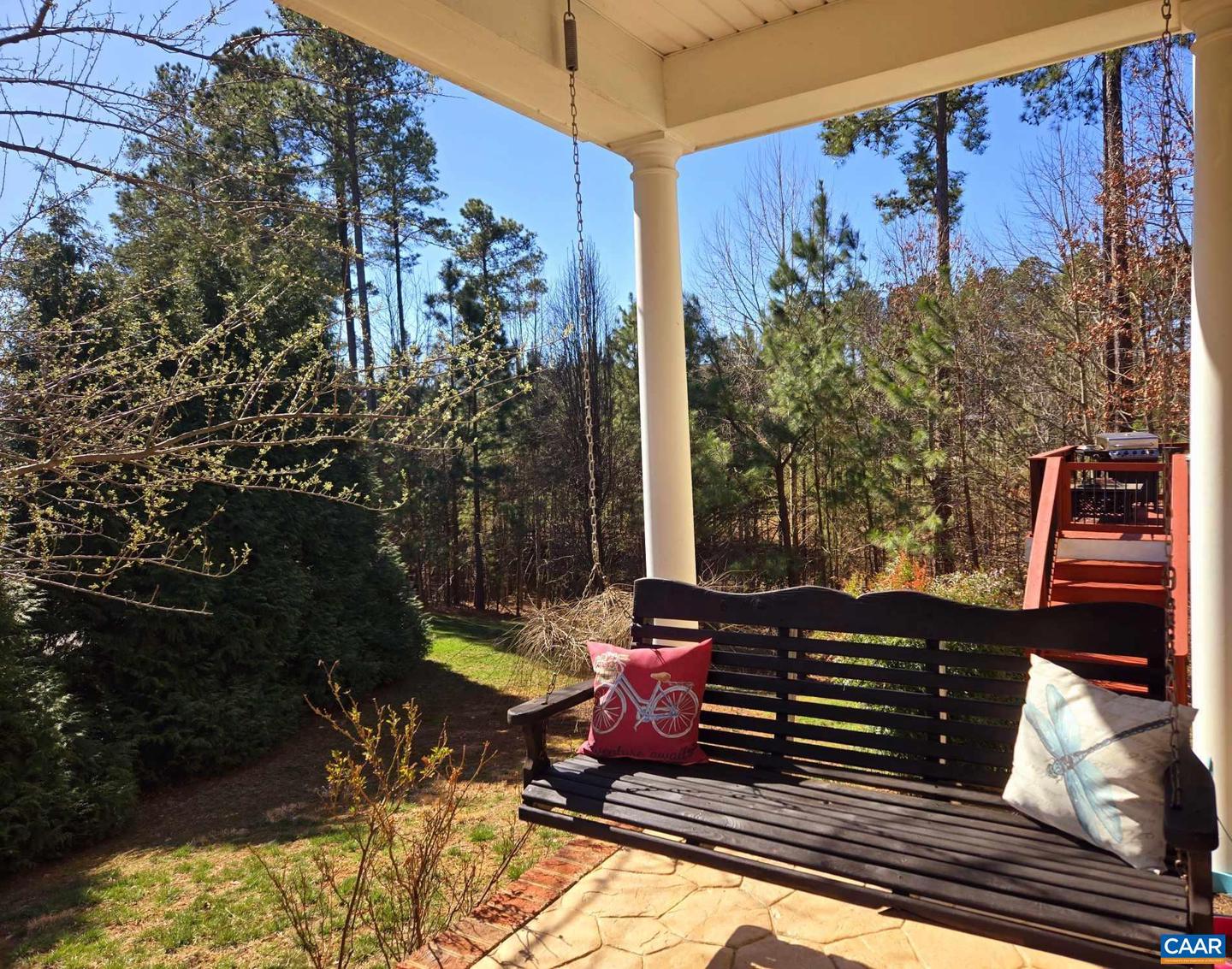 2 Forest Ct Property Photo 5