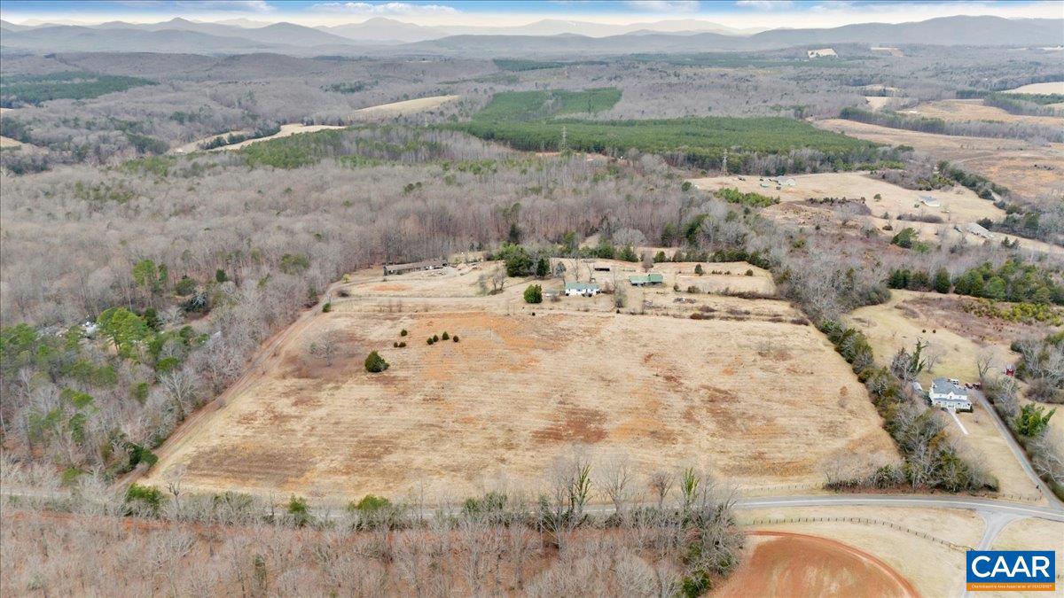 2420 James River Rd Property Photo
