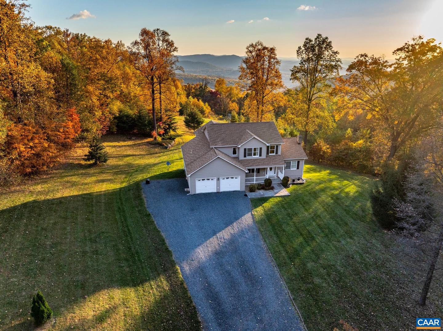 654 Saddleback Rd Property Photo