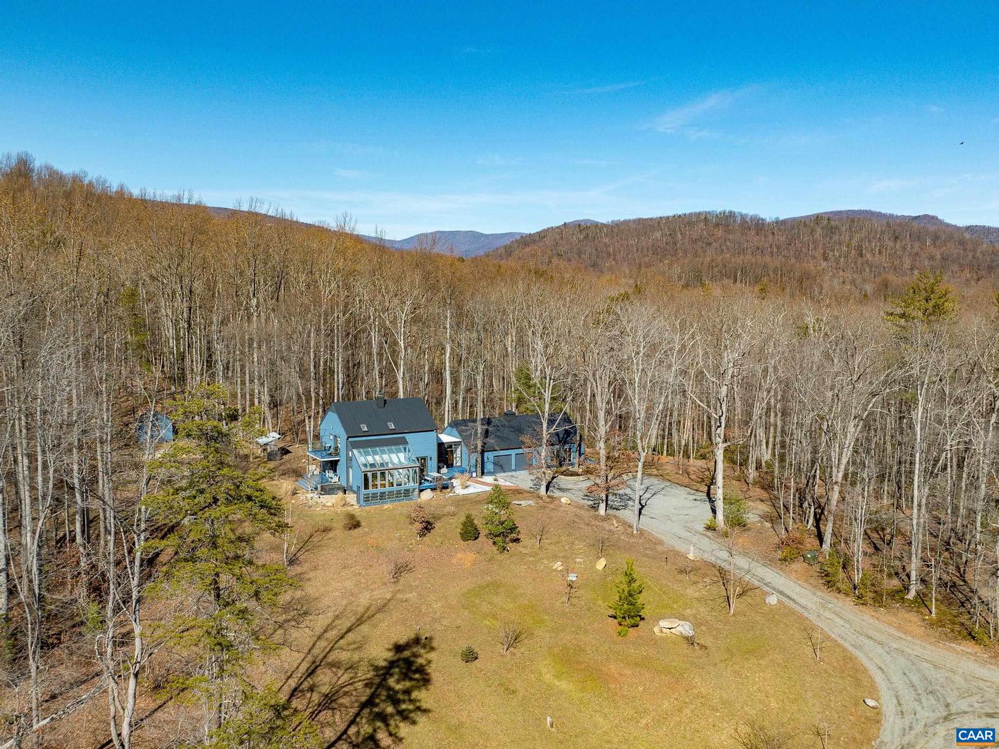 575 Teel Mountain Rd Property Photo 2