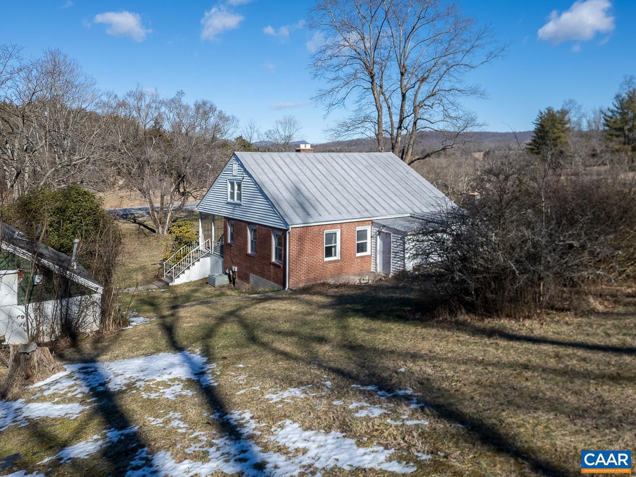 2068 Lee Hwy Property Photo 5