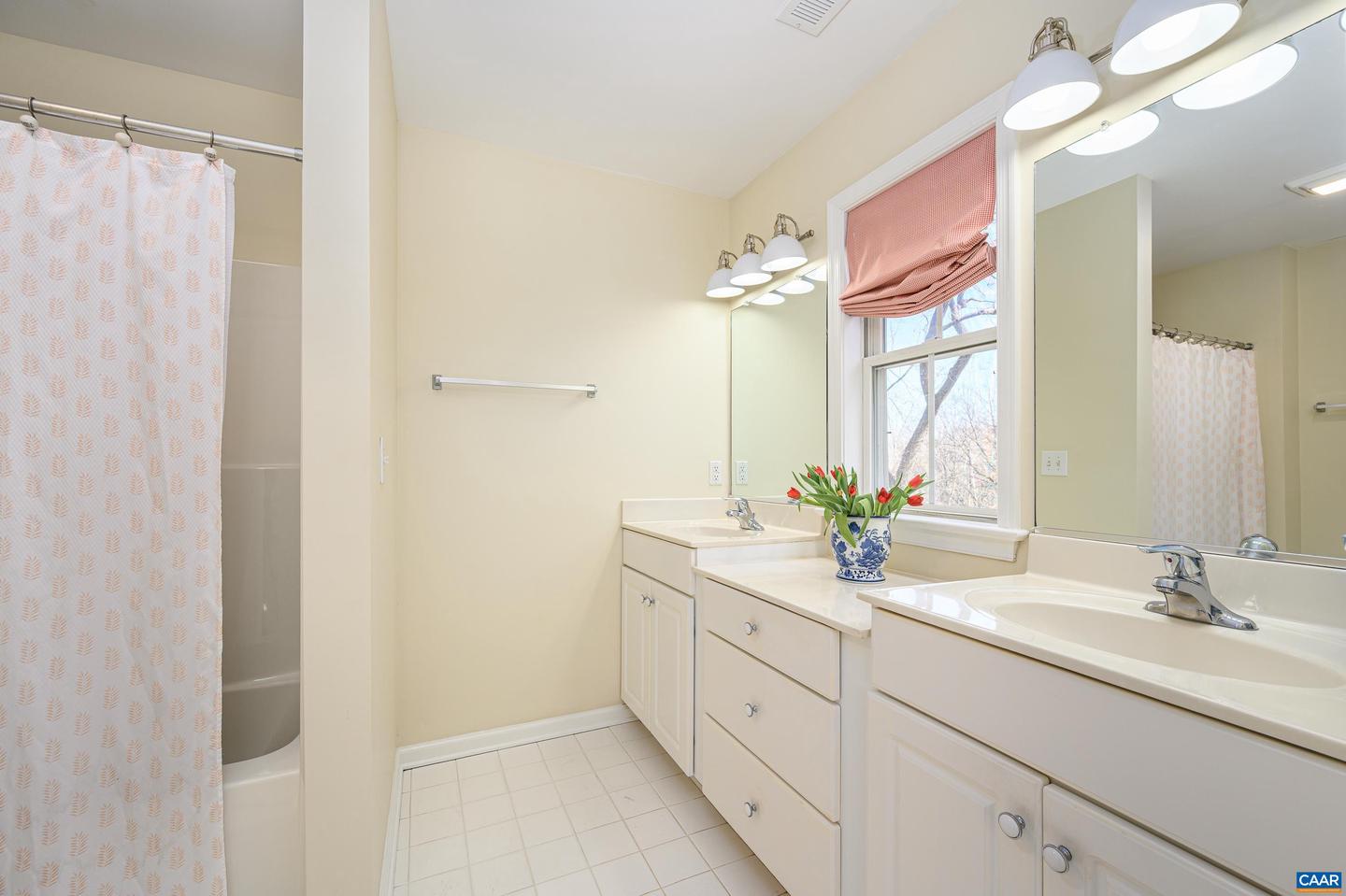 102 Melbourne Prk #e Property Photo 11