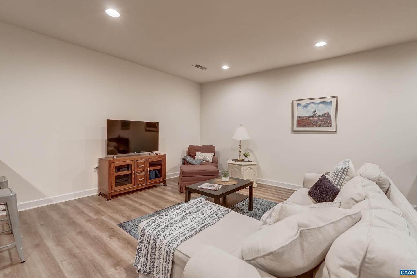602 Byward St Property Photo 40
