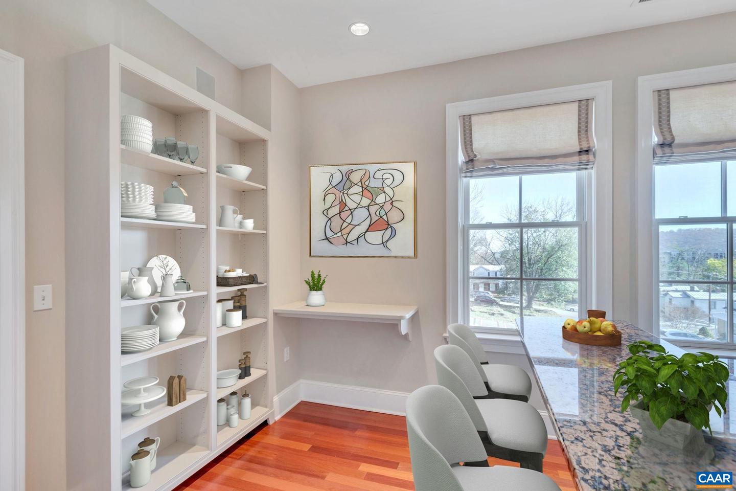 210 Ne 10th St #103 Property Photo 4