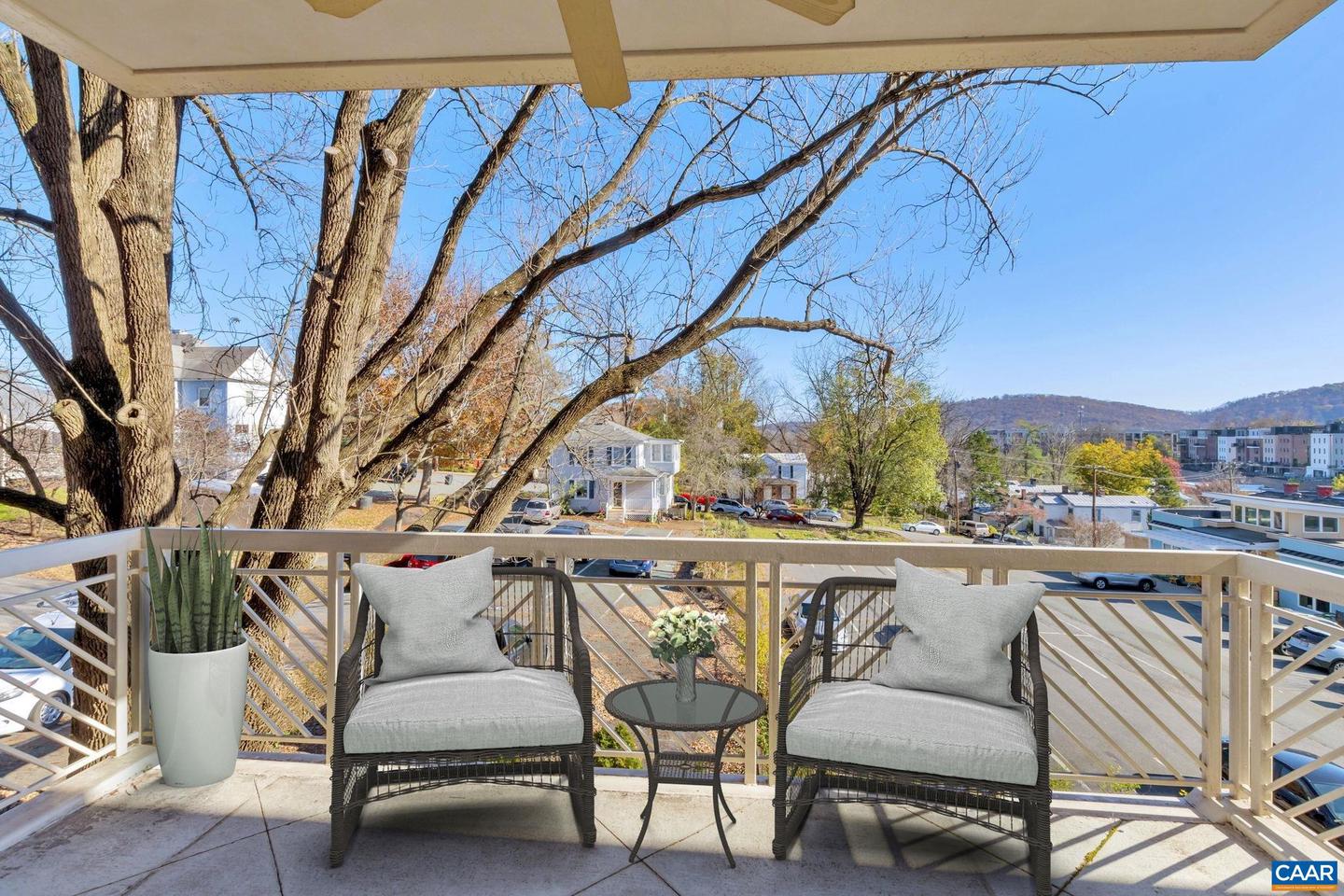 210 Ne 10th St #103 Property Photo 6