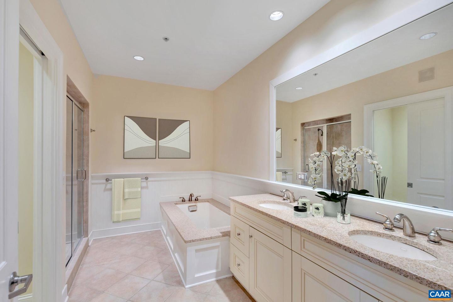 210 Ne 10th St #103 Property Photo 9