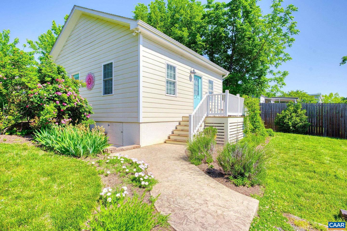 207 Douglas Ave Property Photo 31