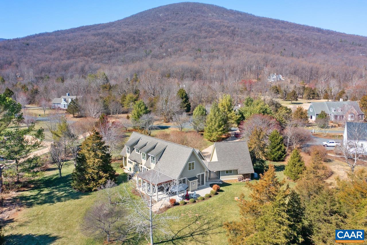 84 Hunters Pt Property Photo