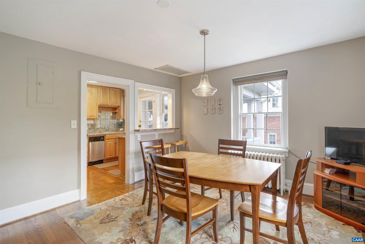 619 E High St Property Photo 7