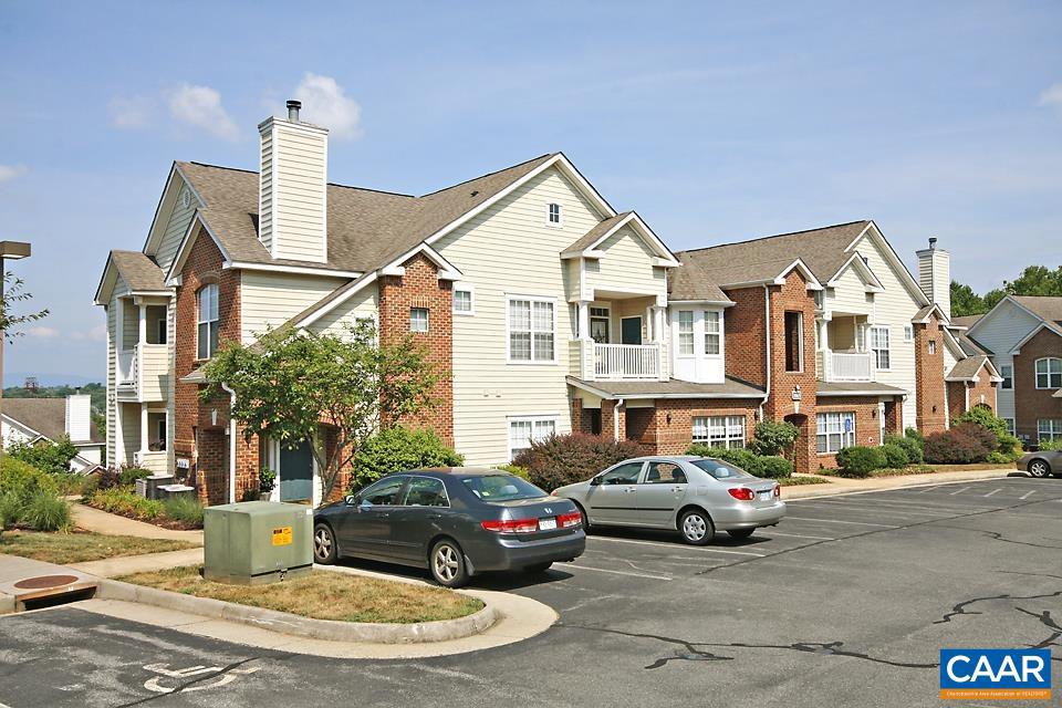 1065 Weybridge Ct #201 Property Photo