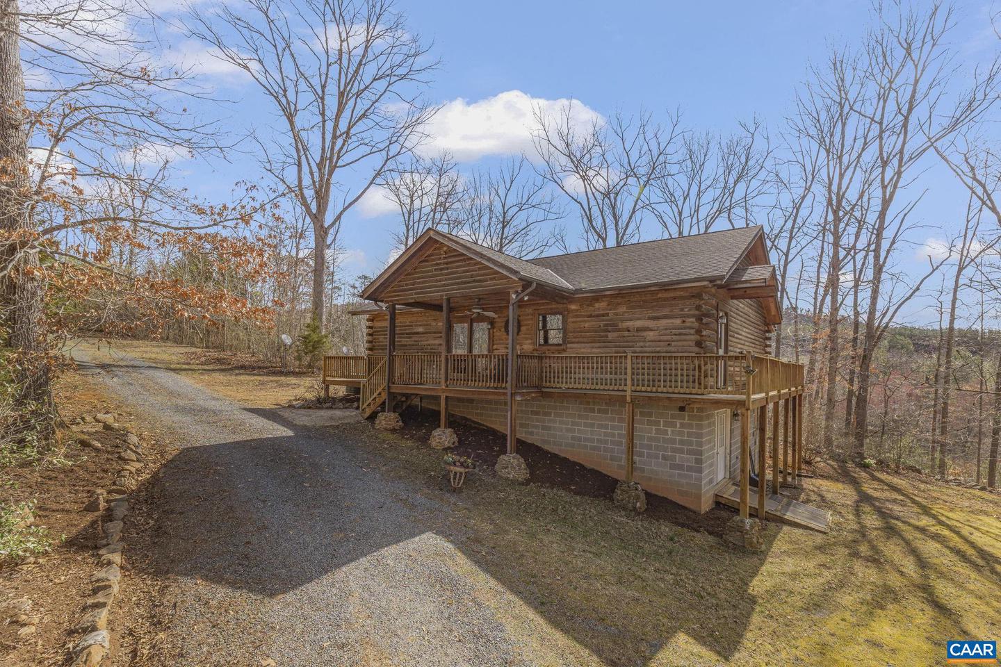 735 Laurel Rd Property Photo