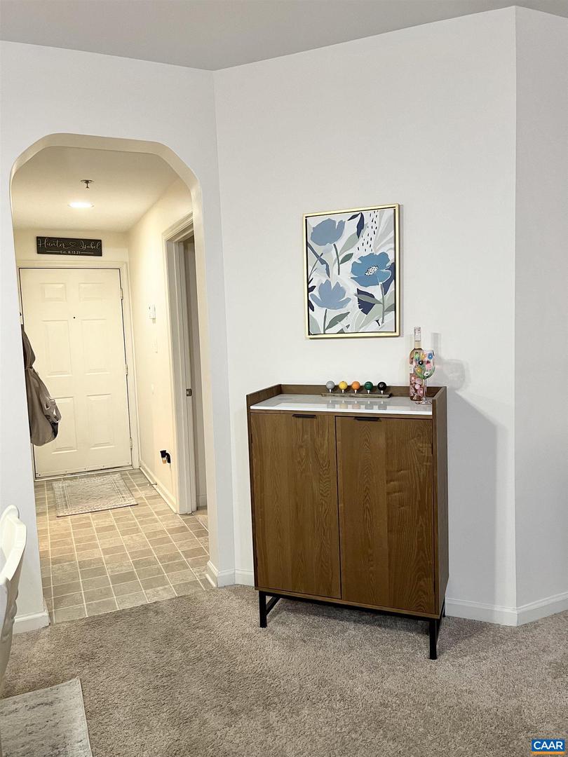 280 Riverbend Dr #4a Property Photo 3