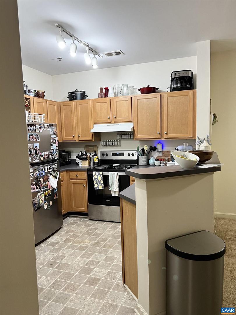 280 Riverbend Dr #4a Property Photo 6