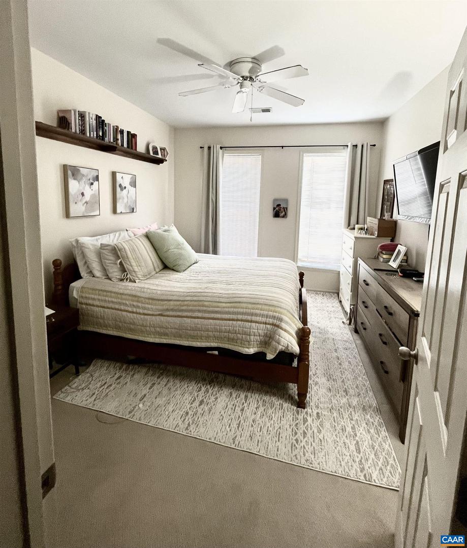 280 Riverbend Dr #4a Property Photo 7