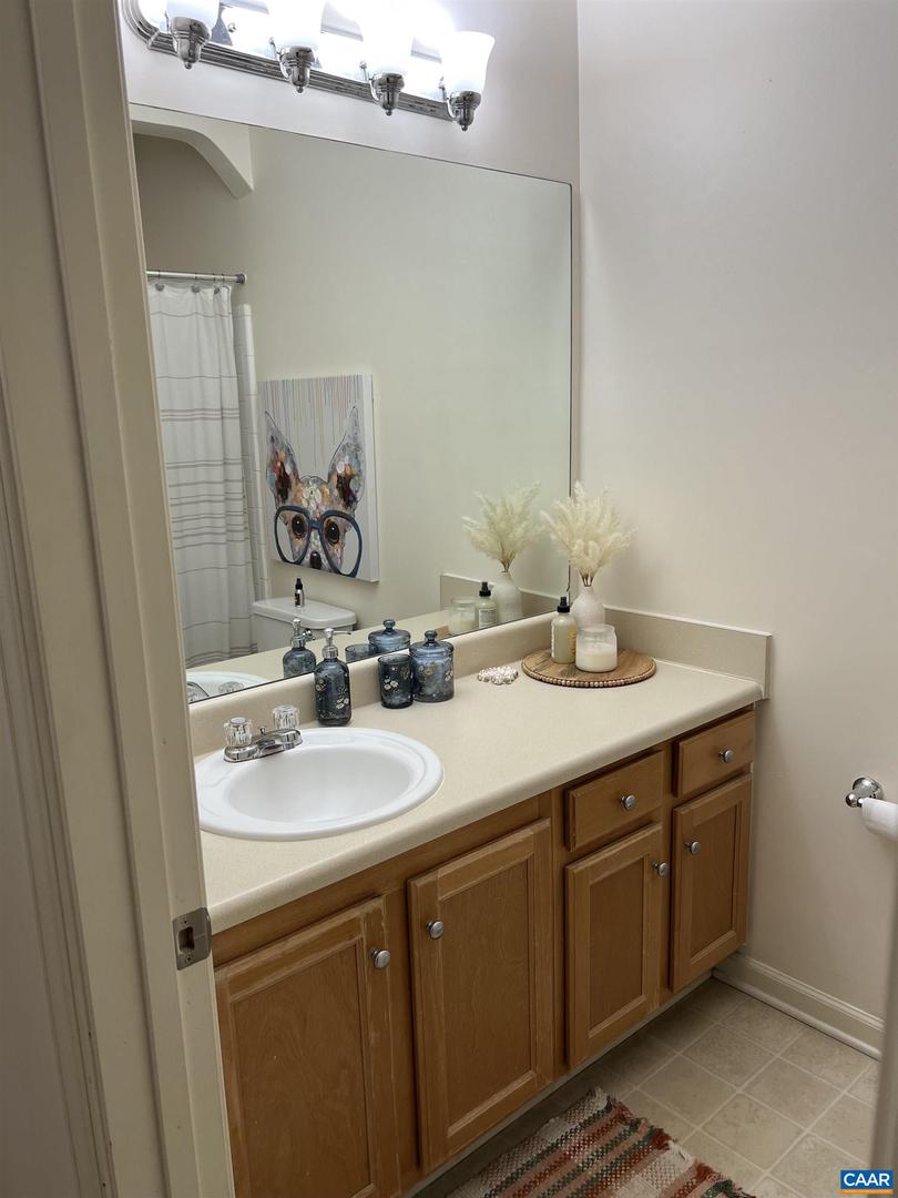 280 Riverbend Dr #4a Property Photo 11