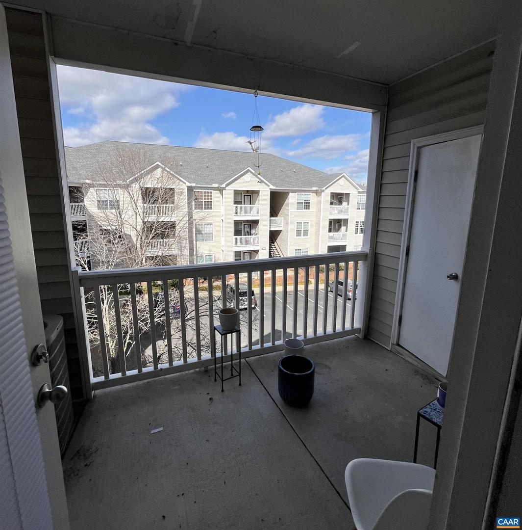 280 Riverbend Dr #4a Property Photo 12