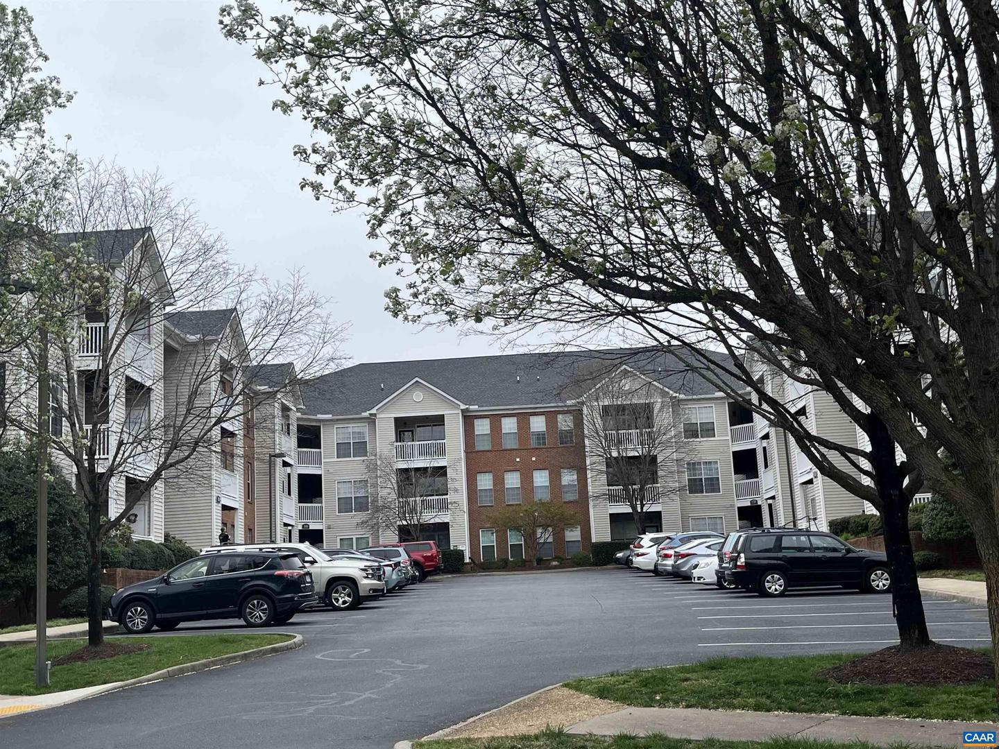 280 Riverbend Dr #4a Property Photo 14