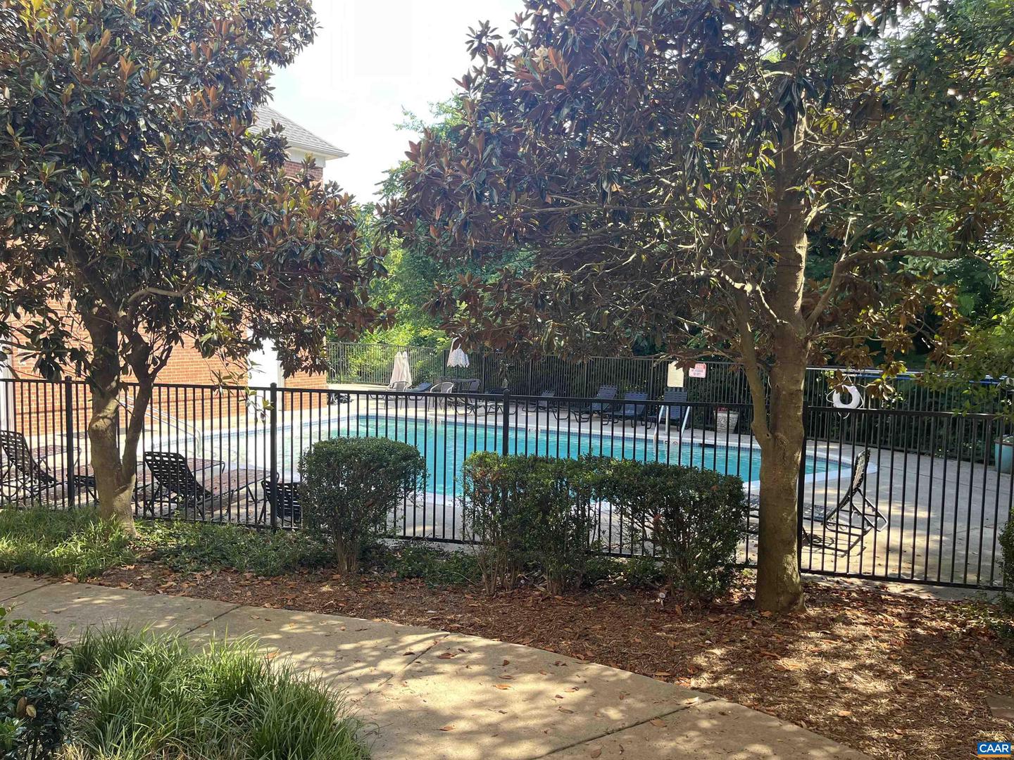 280 Riverbend Dr #4a Property Photo 16