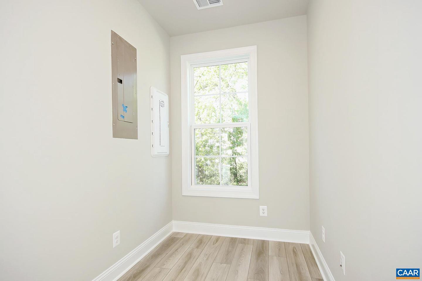 2413 Anlee Rd #a Property Photo 10