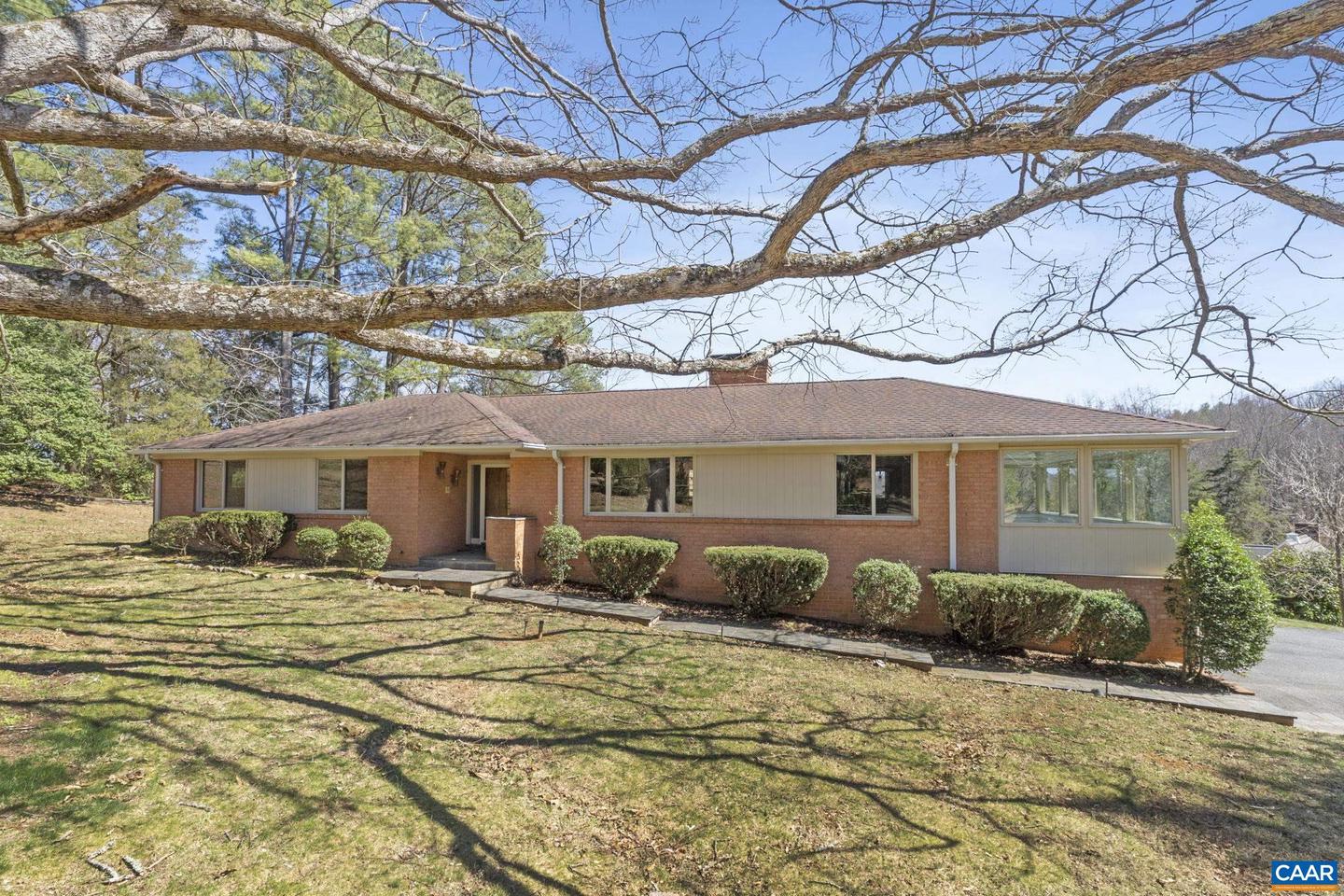 104 Cherokee Ct Property Photo