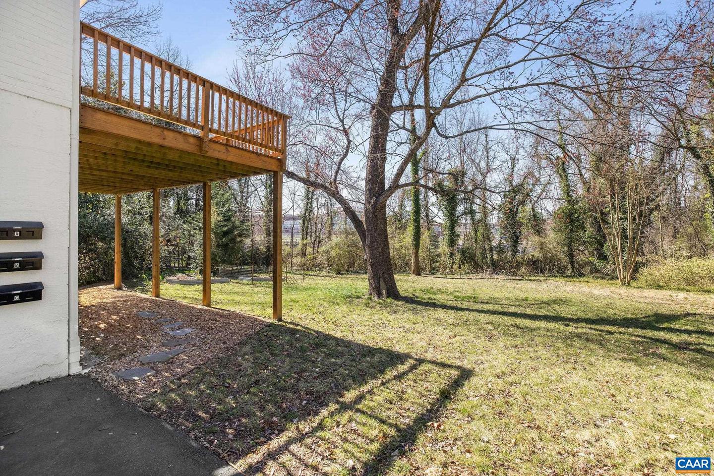 26 University Cir Property Photo 10