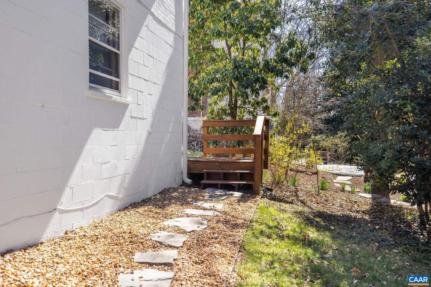 26 University Cir Property Photo 12